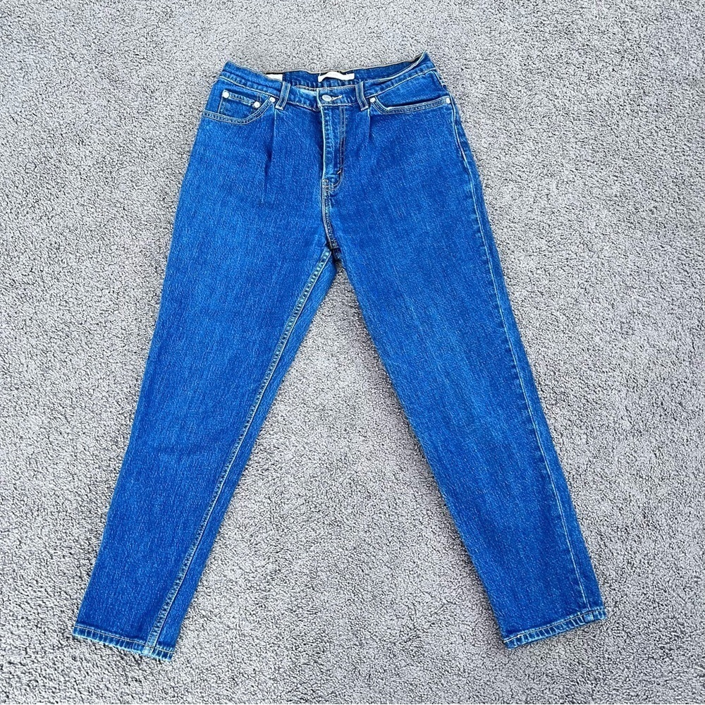 Levis big E Mom Jean denim leather tag medium wash size 29